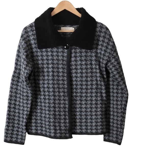A. IDA Women’s Wool Blend Sweater Italy Size Medium - Picture 1 of 7